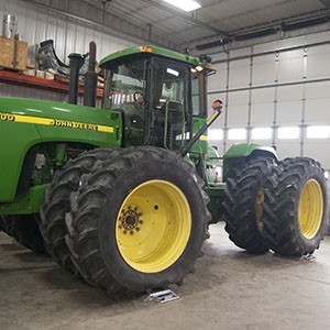 Tractor Setup with PT300DW™ Wheel Load Scales from Intercomp